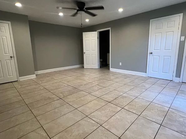 8601 Homewood Ln