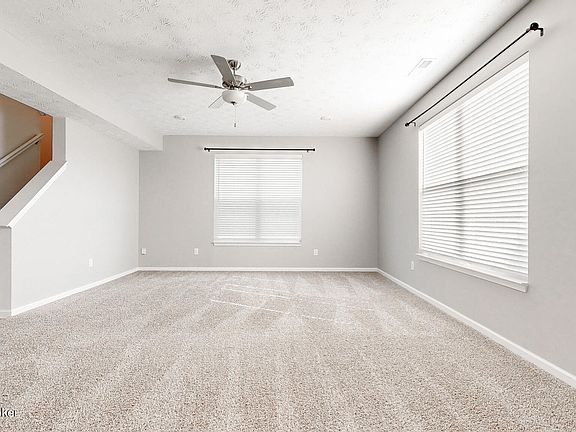 4th image of 1070 Stratton Way