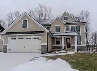 1850 Stratford Ln NW, Grand Rapids, MI
