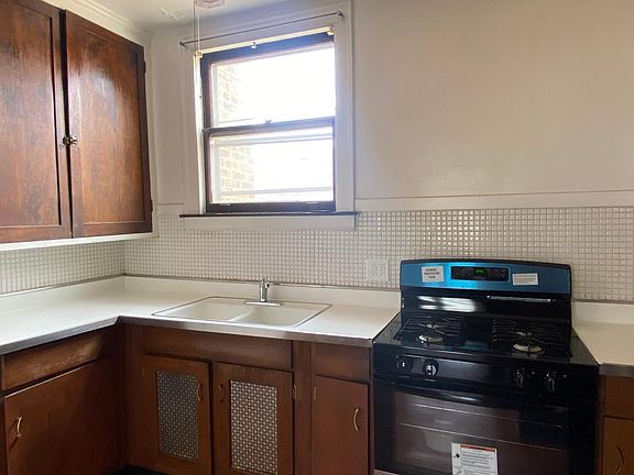 5th image of 3318 N Menard Ave Unit 2