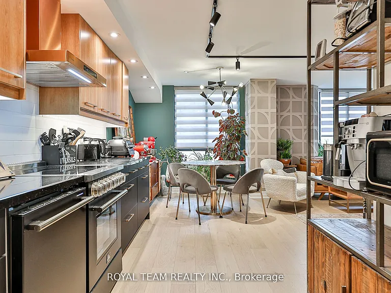 211 N Saint Patrick St S #Penthouse C-10 — Photo 24