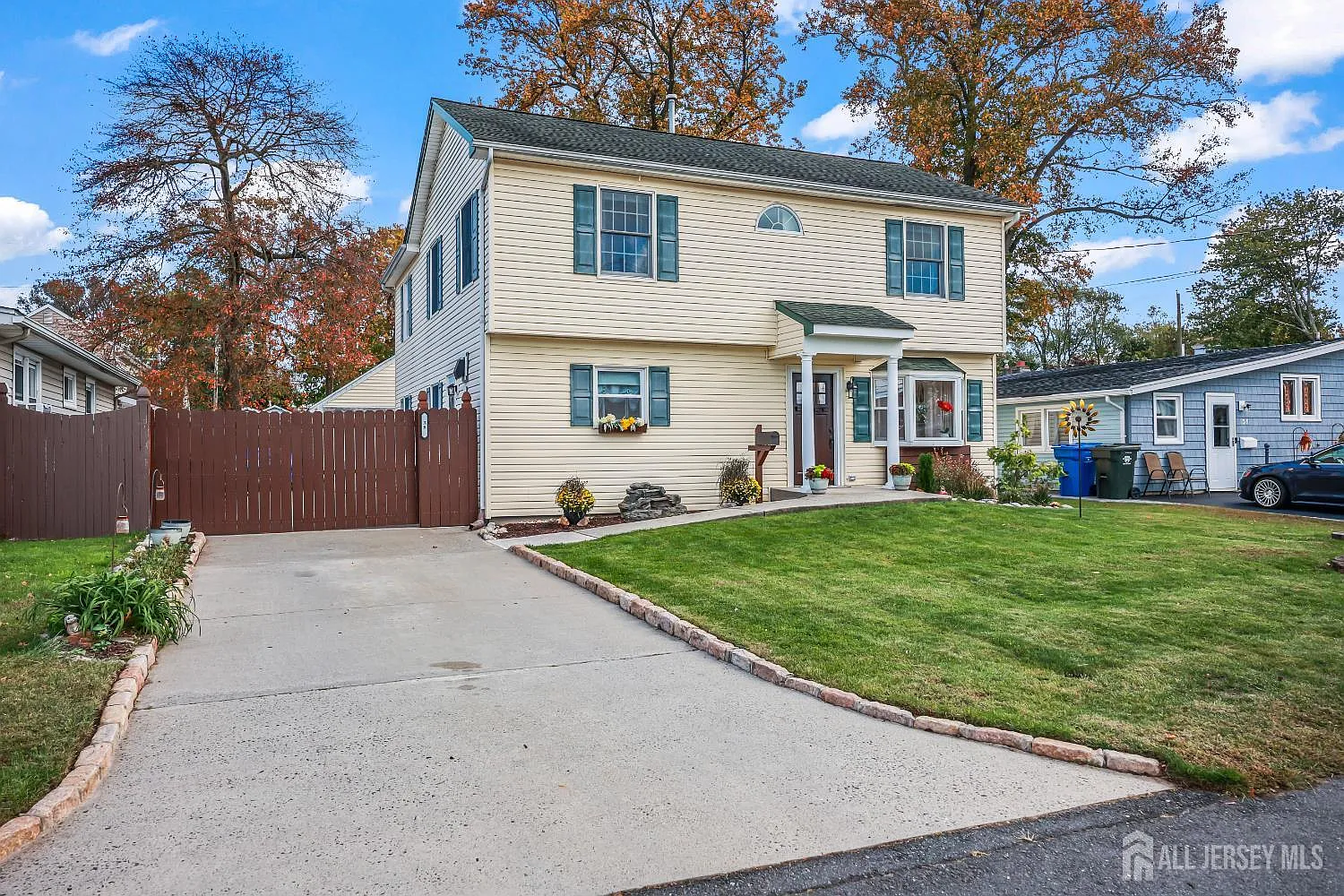 38 Ocean Blvd photo 1
