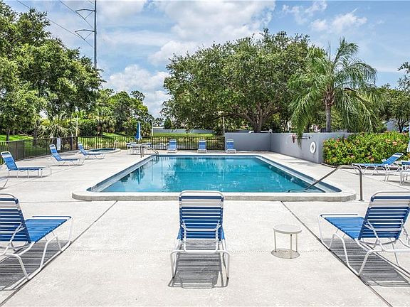 4th image of 9200 Park Blvd APT 305