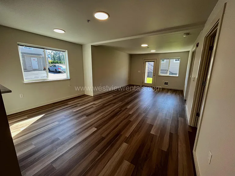 135-139 Prince Ave — Photo 320
