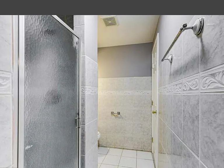 304 Nicole Ln — Photo 21