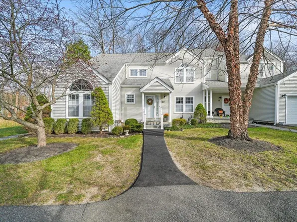 112 Quail Court, Yorktown Heights, NY 10598