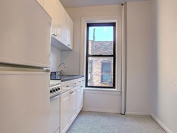 4th image of 511 W 169th St APT 54