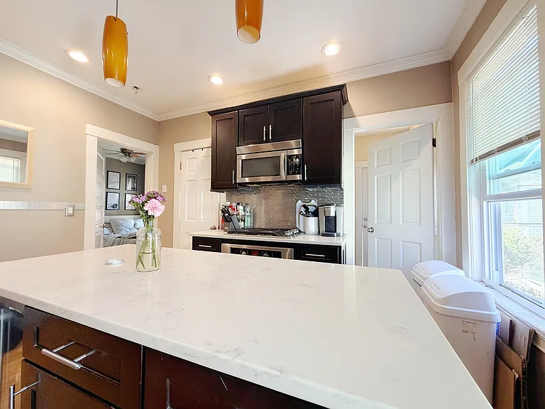 17 Pleasant St #2 — Photo 3