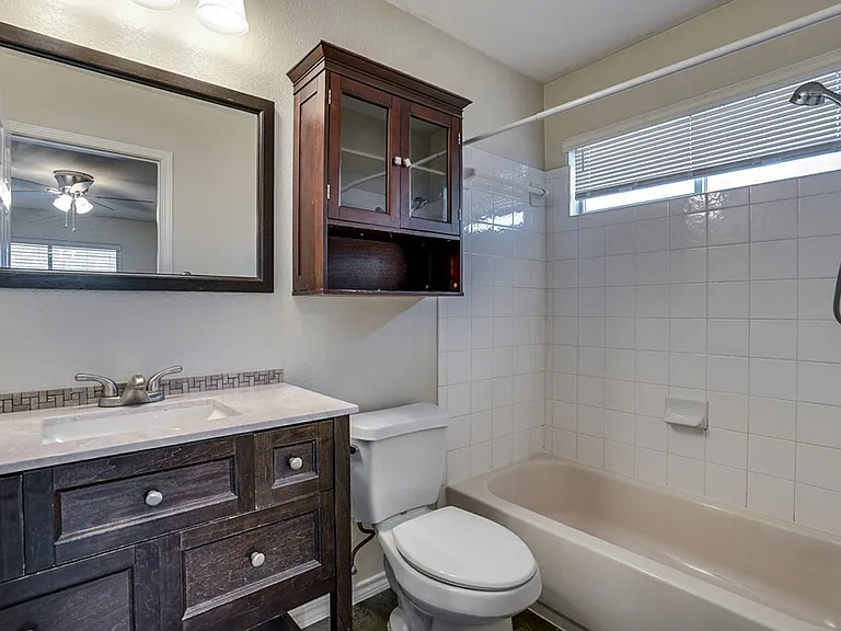9405 Rowlands Sayle Rd — Photo 17