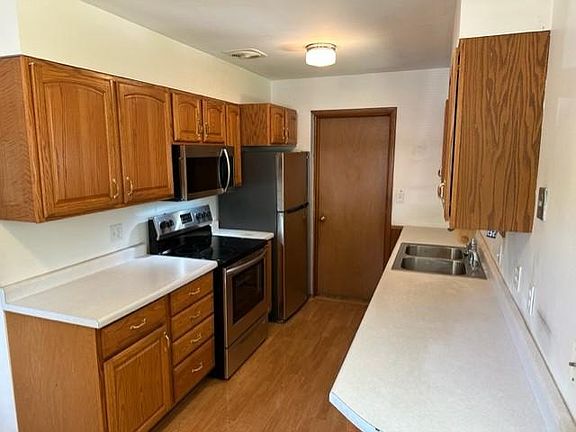 4th image of 10325 Washburn Ave S