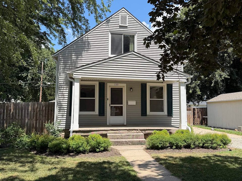 1st image of 720 W 10th St
