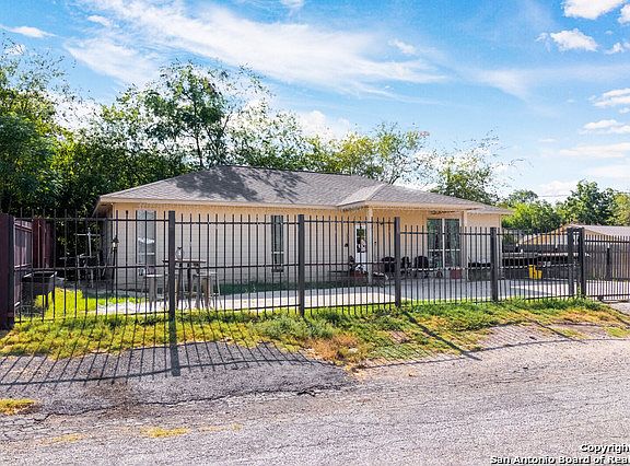 5th image of 3022 Buena Vista St