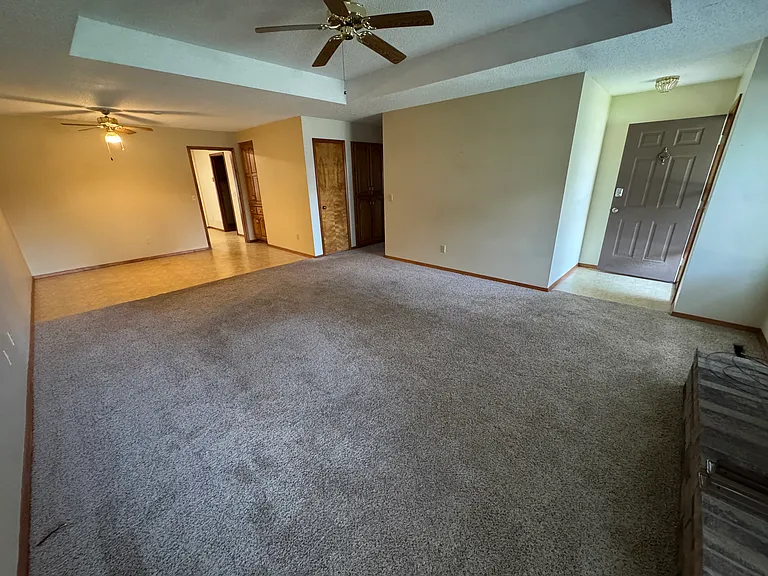 3485 S Kickapoo Ave — Photo 3