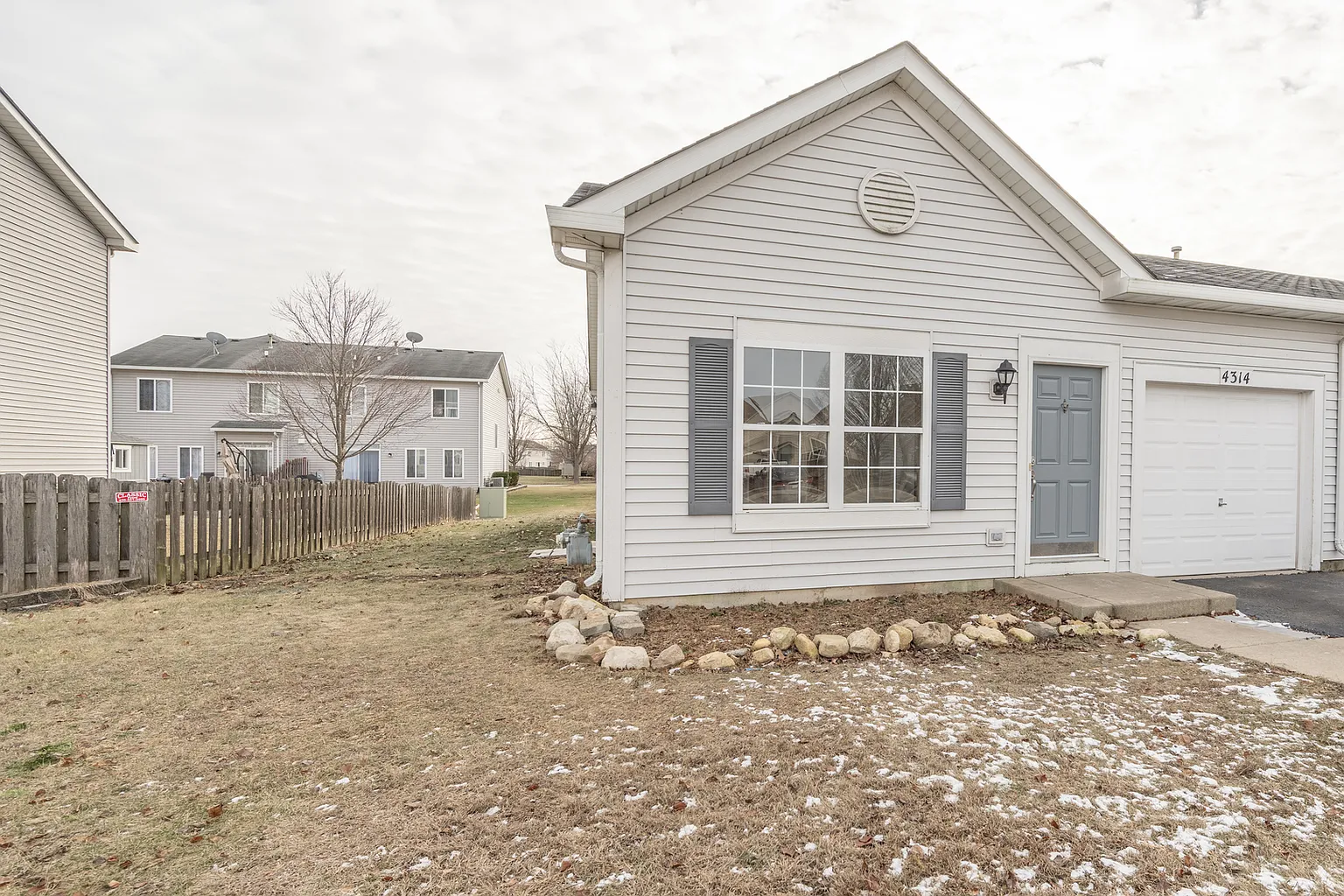 4314 Klatt St photo 1