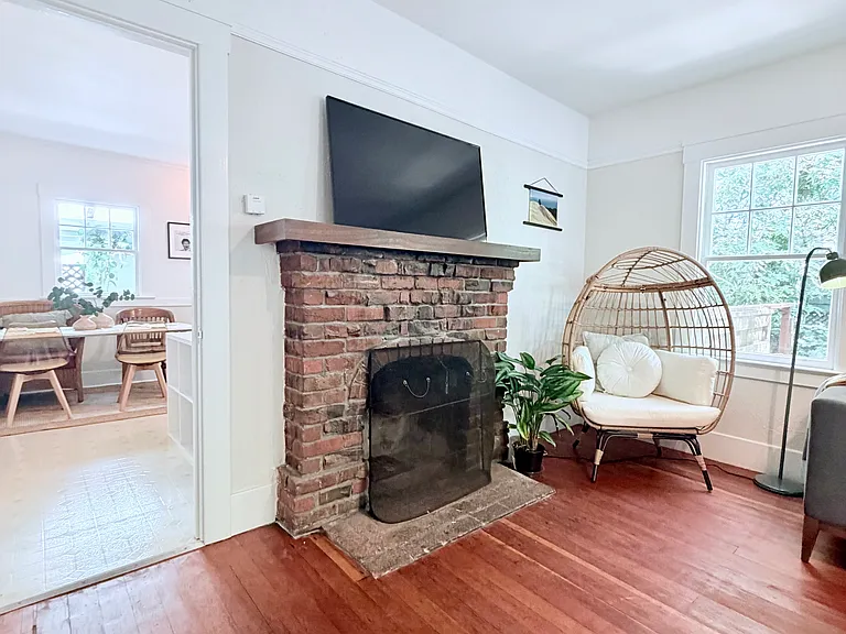 111 C St — Photo 10