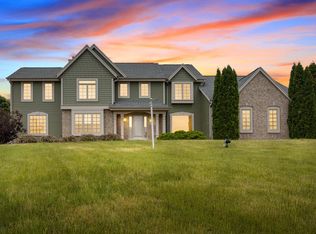 4736 S Blue Heron Dr, West Bend, WI 53095