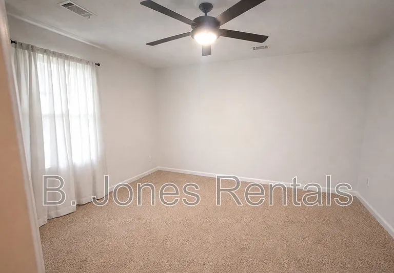30 Fairfield Dr — Photo 16
