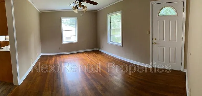 2858 Fairhill Dr — Photo 4