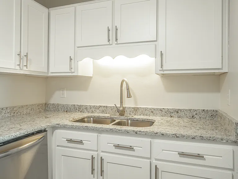 130 Goodson Ave — Photo 6