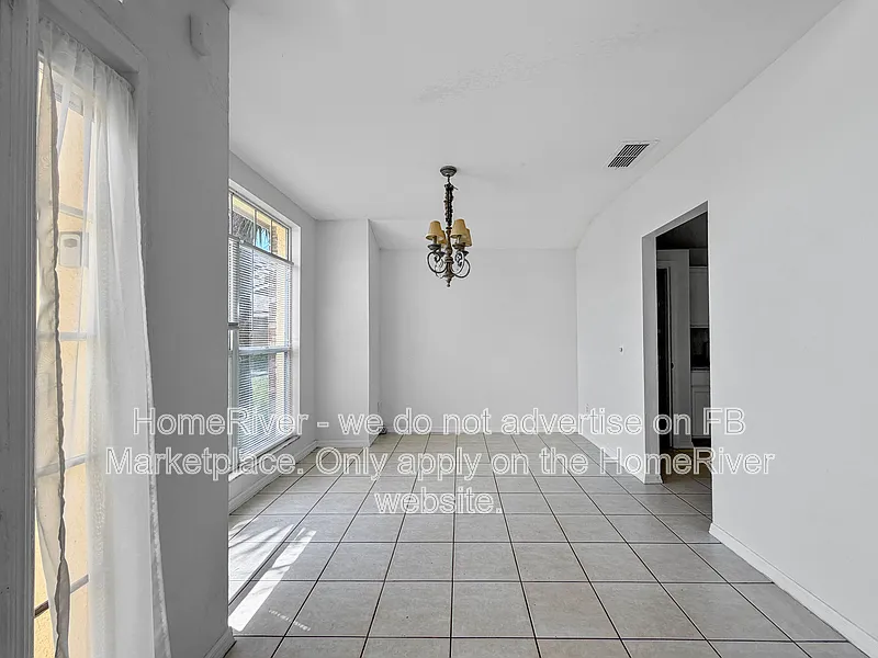 3 bed, 2.5 bath, 2113 sqft, $2,395 — Photo 3
