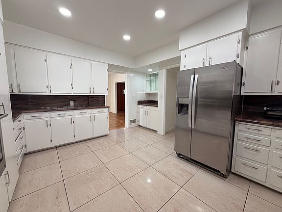 kitchen angle 1