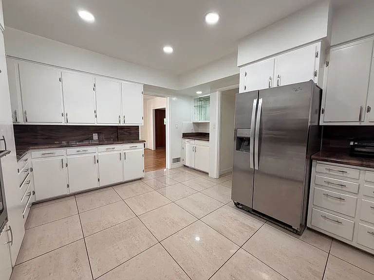 kitchen angle 1