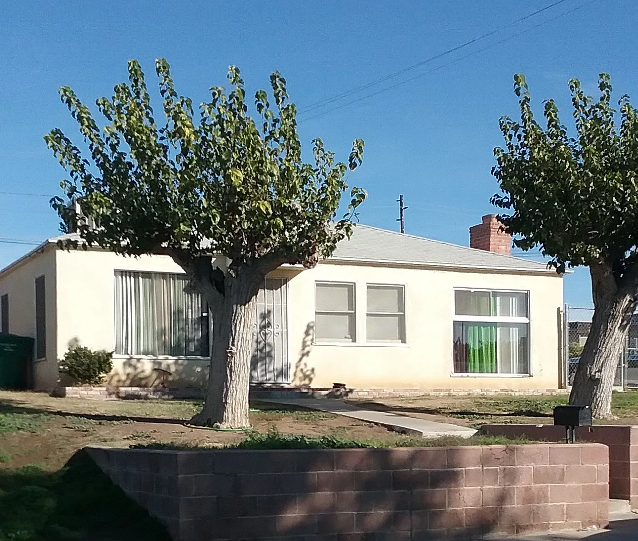 1320 Crawford St photo 1