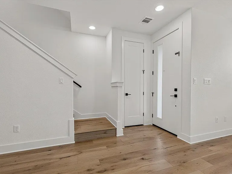 315 Holton Dr #201 — Photo 27
