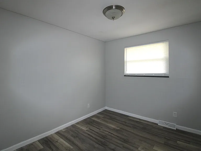 3350 Sunnyside Dr — Photo 12