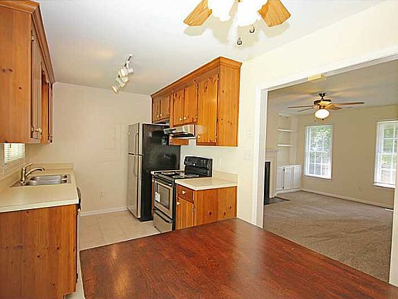 5th image of 437 Bryan Ct