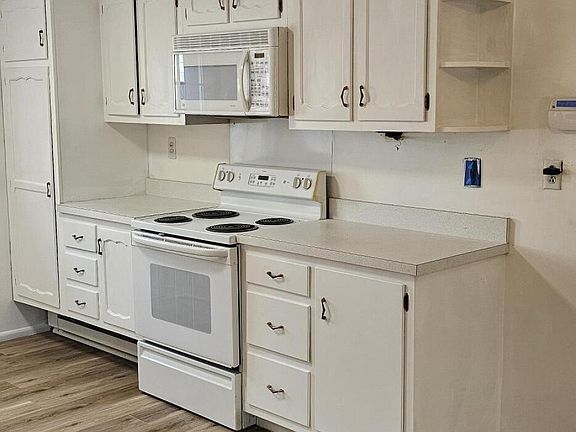5th image of 50A Cambridge Court #A