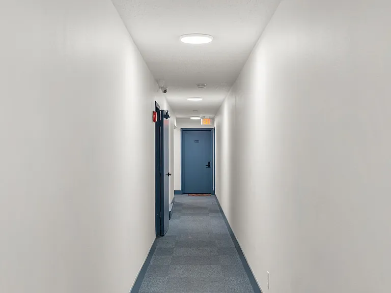 Crossroad Apartments — Photo 12