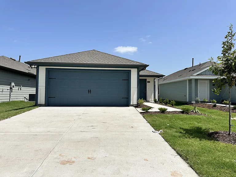 1121 Southfield Dr — Photo 1