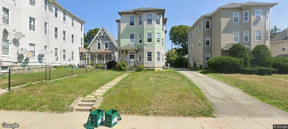 3 bed, 1250 sqft, $2,000 — Photo 2