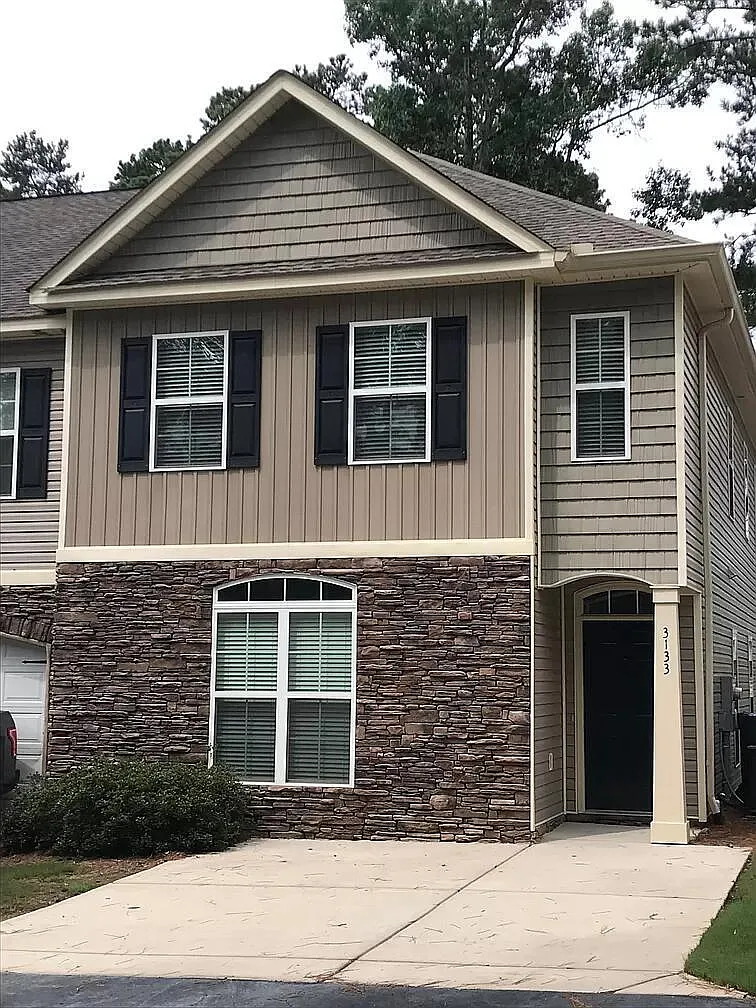 3 bed, 2.5 bath, 1948 sqft, $1,600 — Photo 1