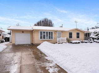 305 Ruthella Dr, West Burlington, IA 52655