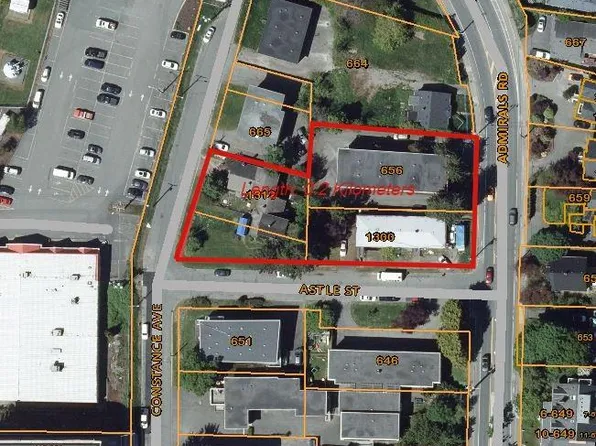 656 Admirals Rd, Esquimalt, BC V9A 2N8