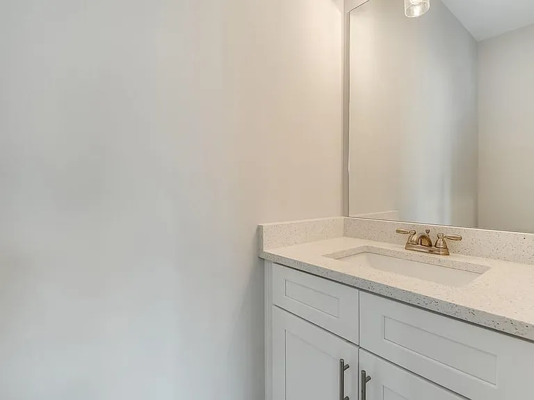 35 Sudderth St — Photo 17