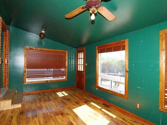 5th image of 98 Thornton Ave