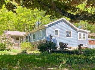 54 Ramseyburg Rd, Columbia, NJ 07832