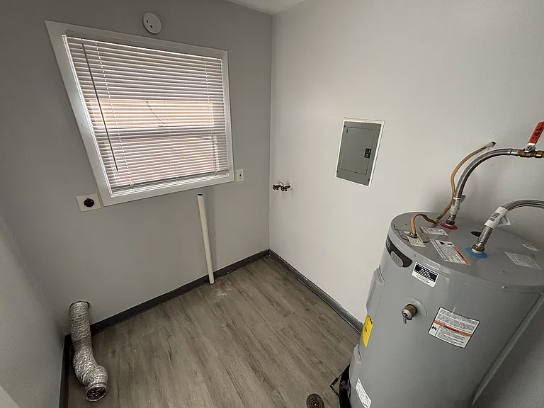 2117 Ashbrook Ave — Photo 11
