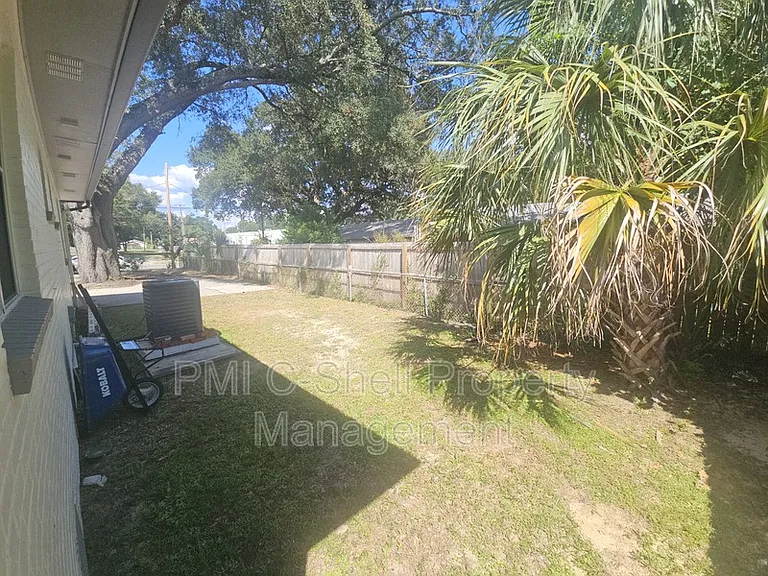 913 W Hernandez St — Photo 12