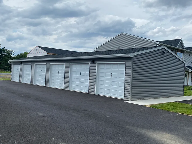 Towns Edge Apartments — Photo 27