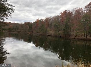 10 Lakeview, Bunker Hill, WV 25413