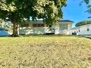 1238 3rd Ave N, Clinton, IA 52732