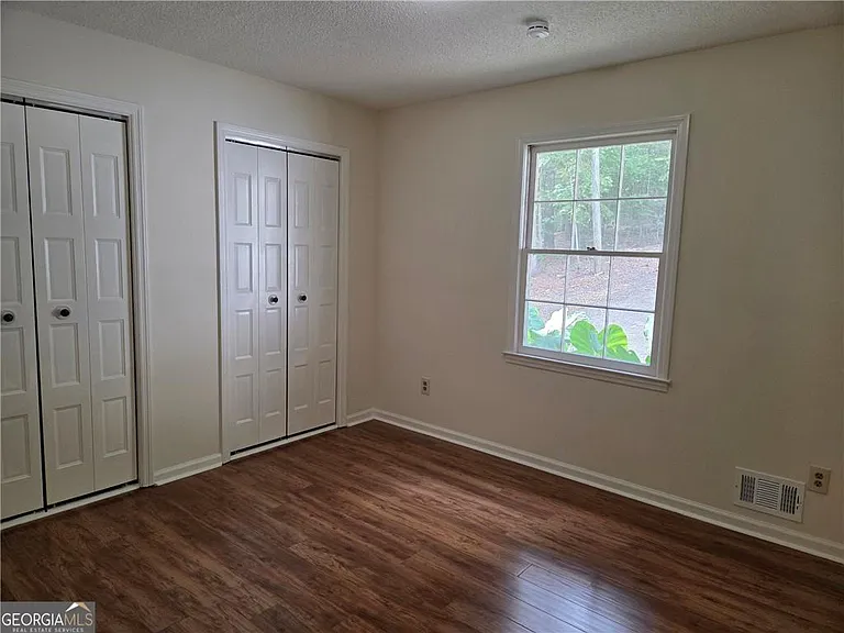 984 Overlook Dr — Photo 18