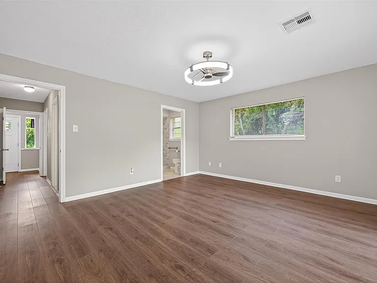 105 Glenmora Ct — Photo 29