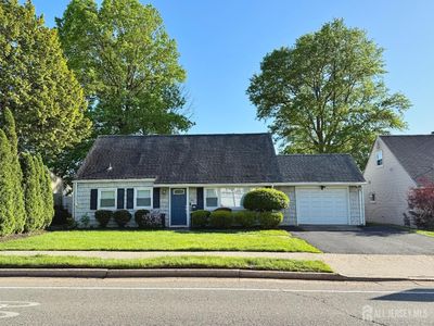 25 Lake Ave, Colonia, NJ, 07067