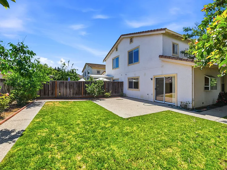 3808 Alder Ave — Photo 43