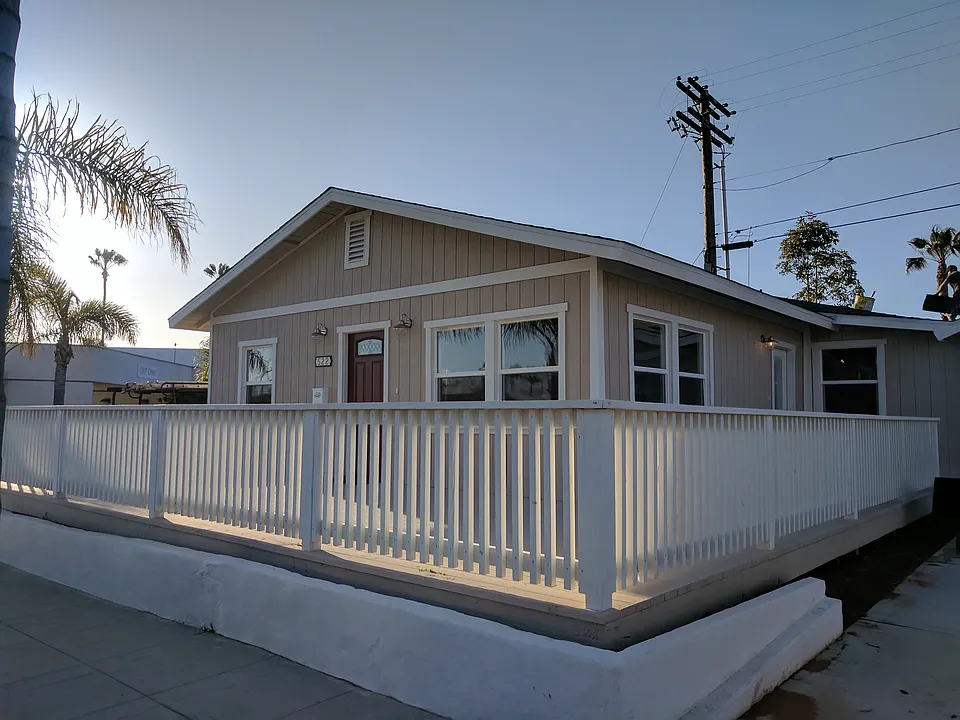 522 Leonard Ave #1